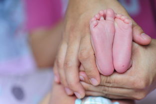 宝宝外耳道湿疹结痂抠破了出血怎么办？